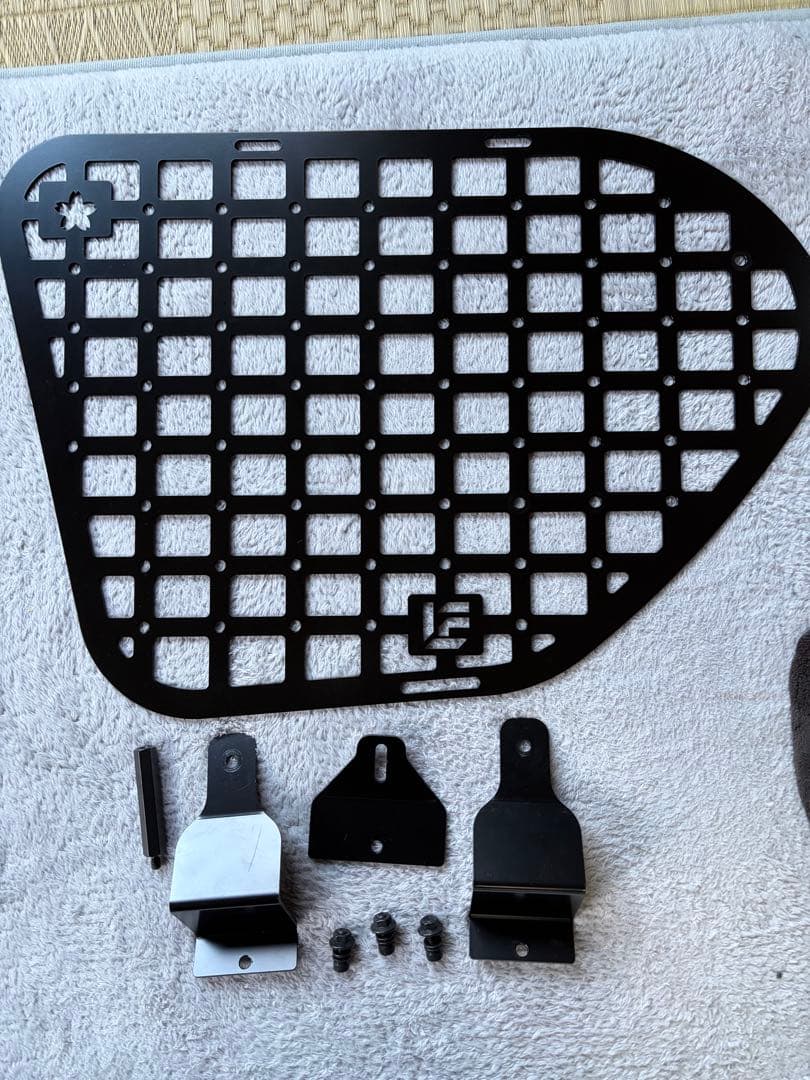 プラド150系用。インナーメッシュラック