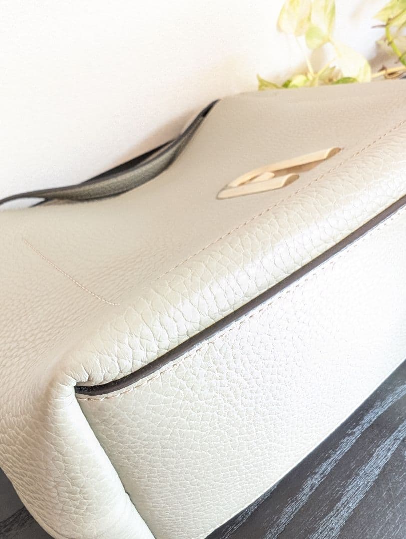 値下中　FURLA 2WAYバッグ 人気　プリムラシリーズ（＆ハンドルスカーフ）