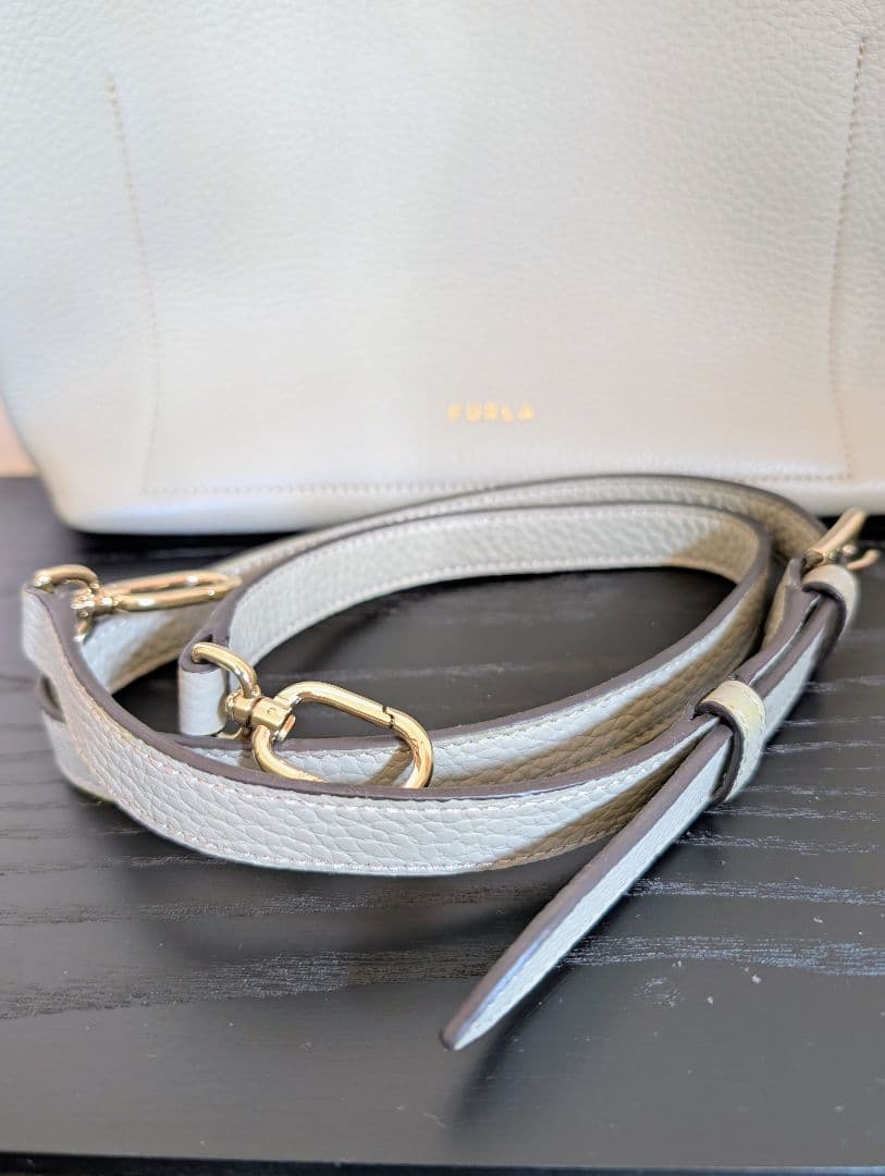 値下中　FURLA 2WAYバッグ 人気　プリムラシリーズ（＆ハンドルスカーフ）