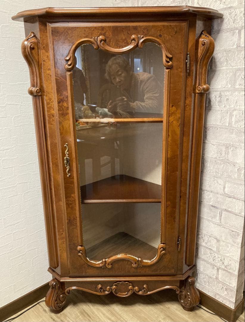 アンティーク大型キャビネットです。 サイズ:73×奥行き52高さ122.5cm