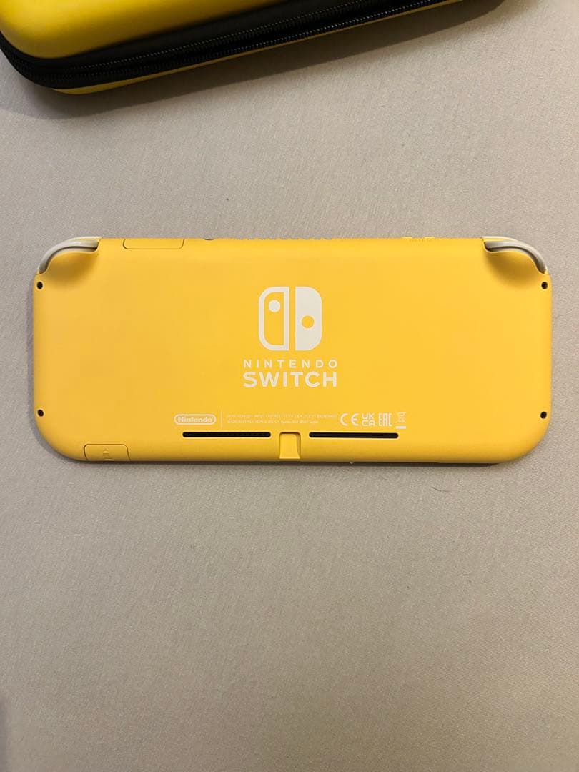 Nintendo Switch Lite イエロー 本体 充電器、ケース付き