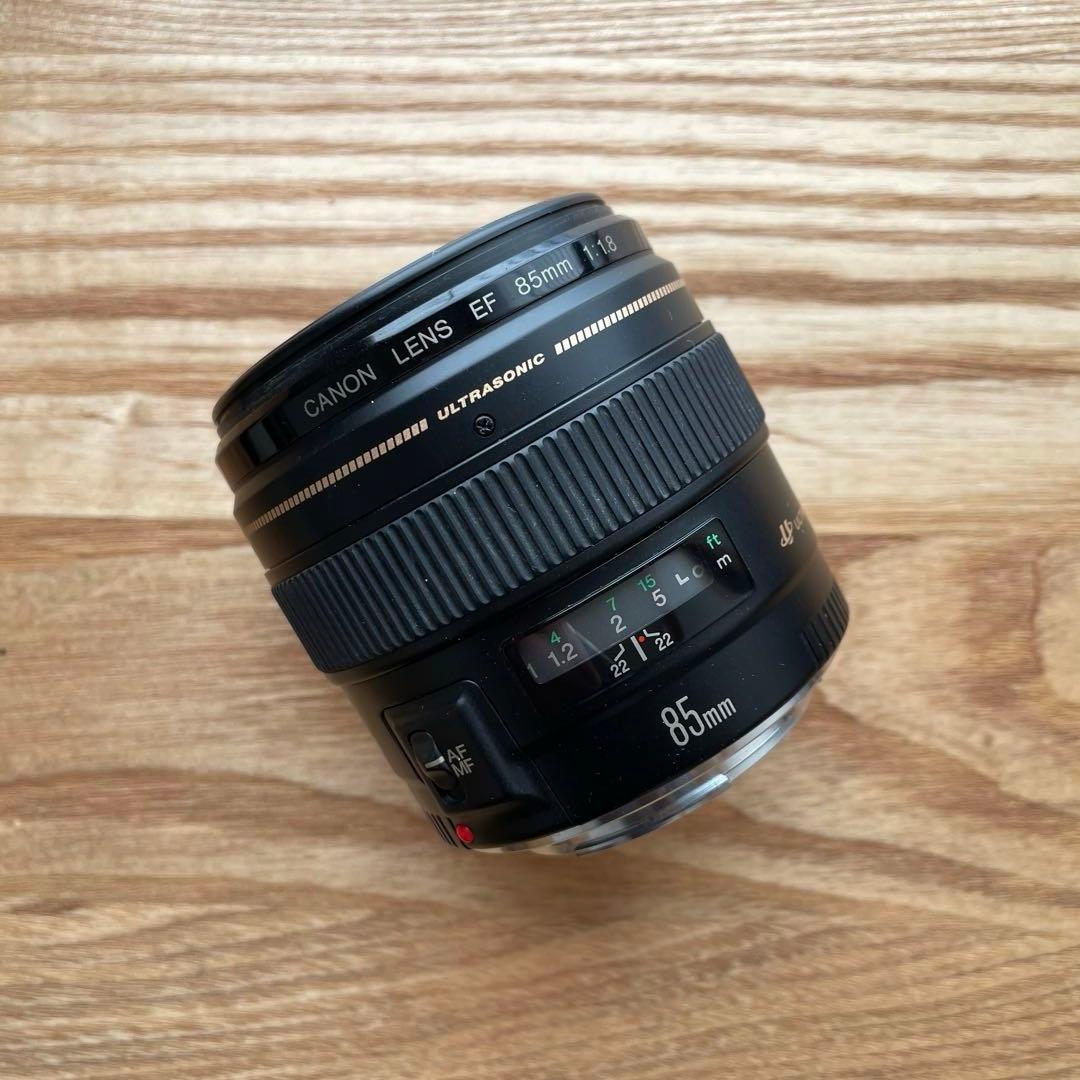 Canon EF 85mm f/1.8 USM レンズ