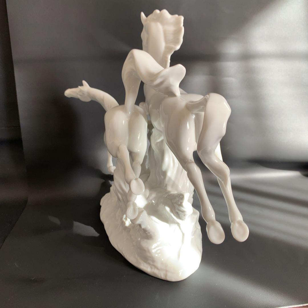 リヤドロ（Lladro） 駆ける馬（ホワイト）／陶器