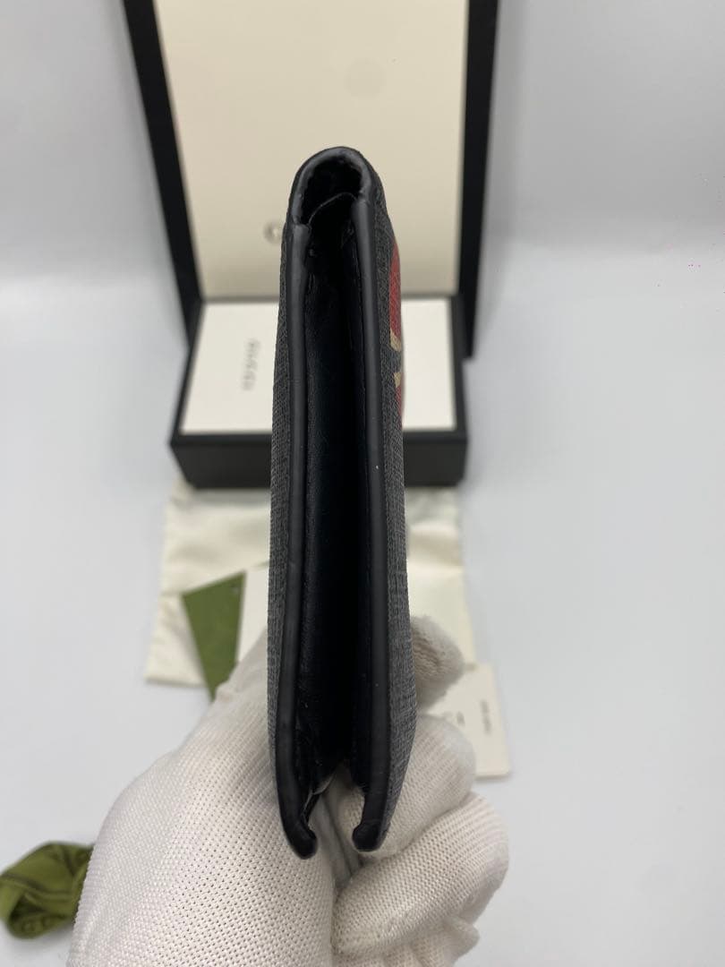 人気品‼美品 グッチ 折り財布 GGスプリーム　スネーク ヘビ 蛇 ブラック