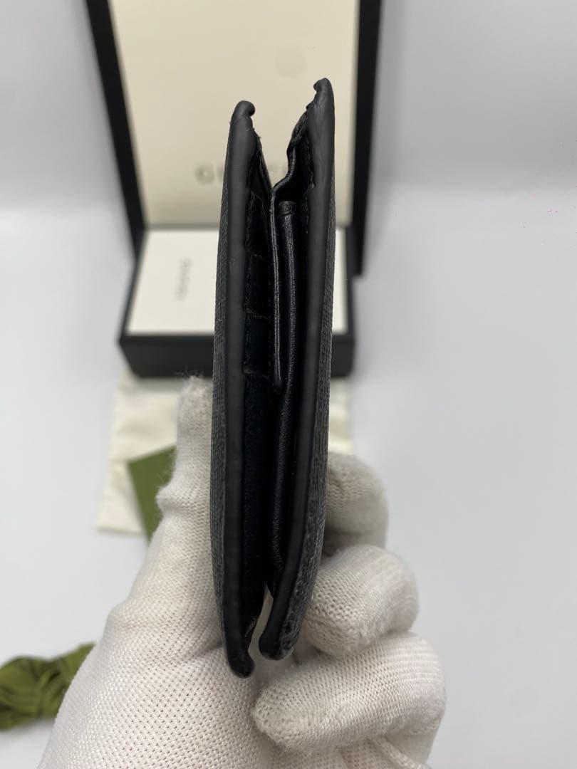 人気品‼美品 グッチ 折り財布 GGスプリーム　スネーク ヘビ 蛇 ブラック
