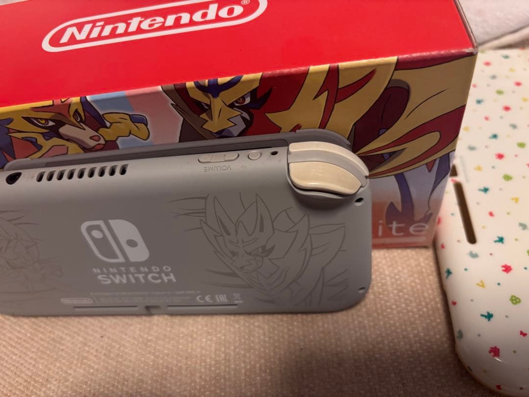 Nintendo Switch Lite ポケモンデザイン　カバー付き