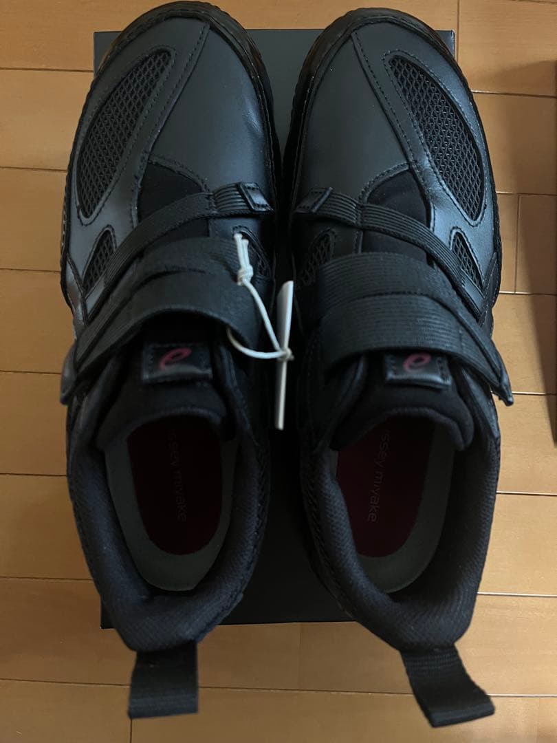 ISSEY MIYAKE × Asics Hyper Taping Black