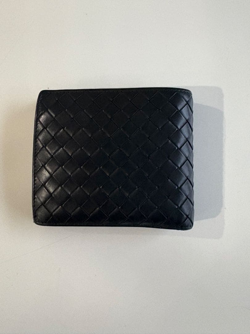 【美品　ボッテガヴェネタ/二つ折り財布】イントレチャート ブラック