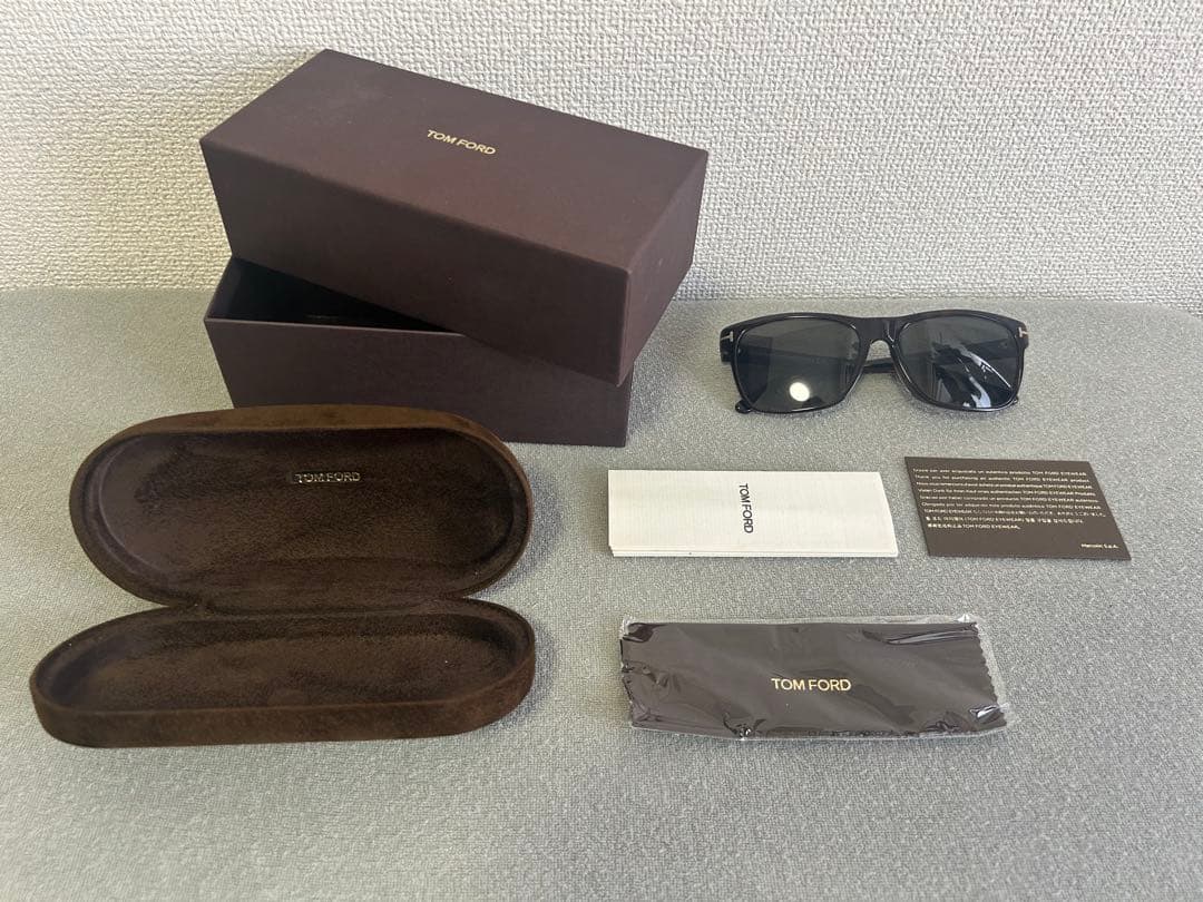 TOM FORD ブラック サングラス