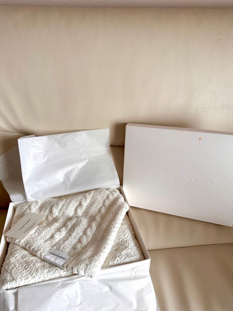 【新品未使用】カシウエア ケーブル ブランケット 白 伊勢丹購入Kashwere