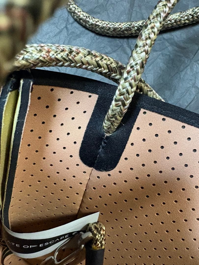 STATE OF ESCAPE穴あきショルダーバッグ．美品