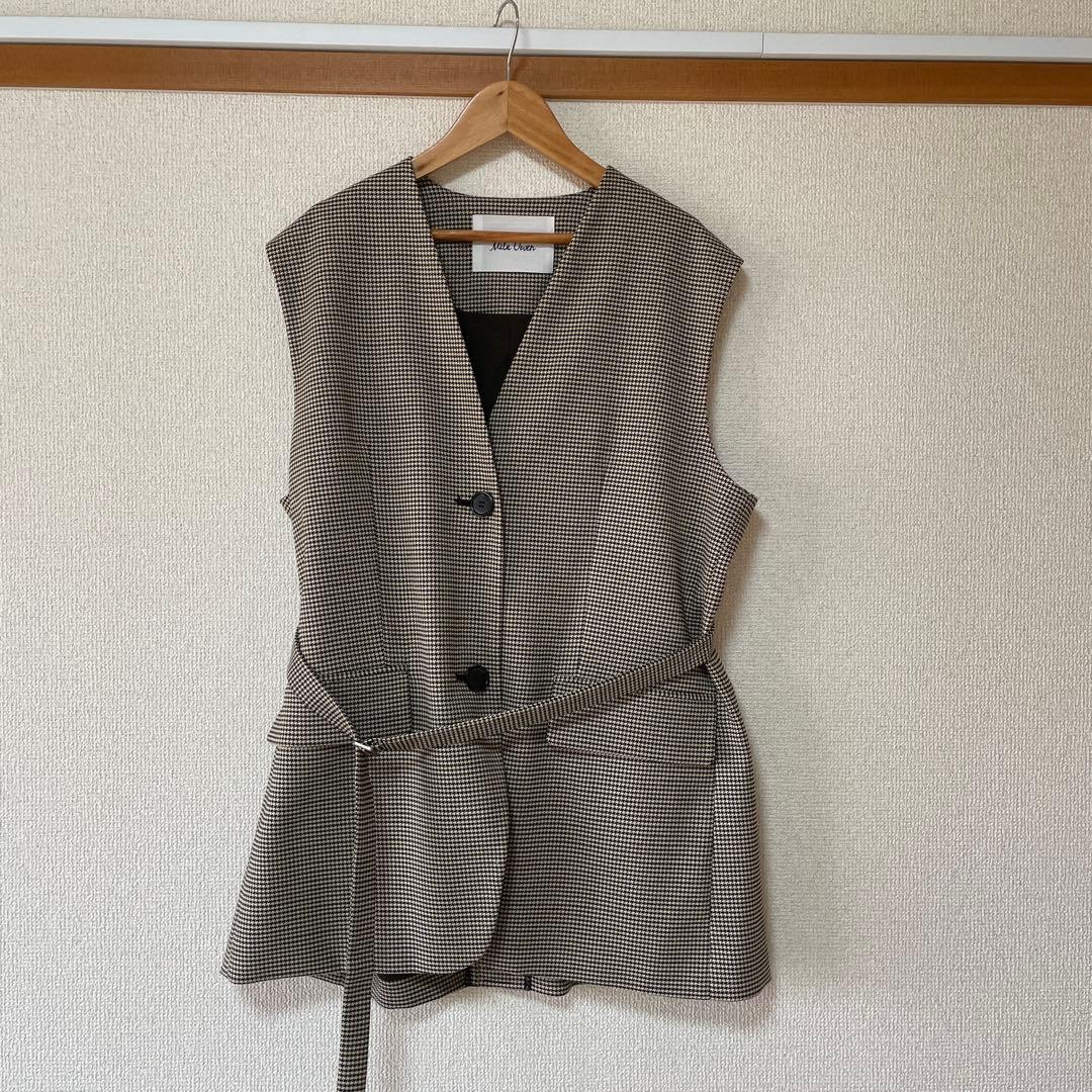 共ベルト付きオーバーサイズノーカラーベスト