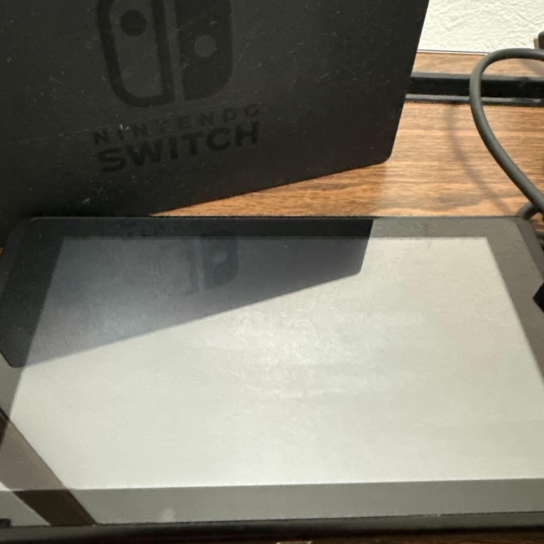 Nintendo Switch本体【ジョイコン付属品付き】