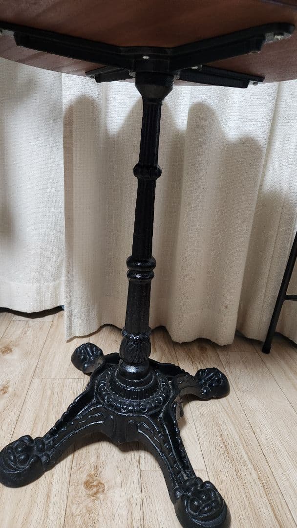 アンティーク　サイドテーブル　アイアン脚