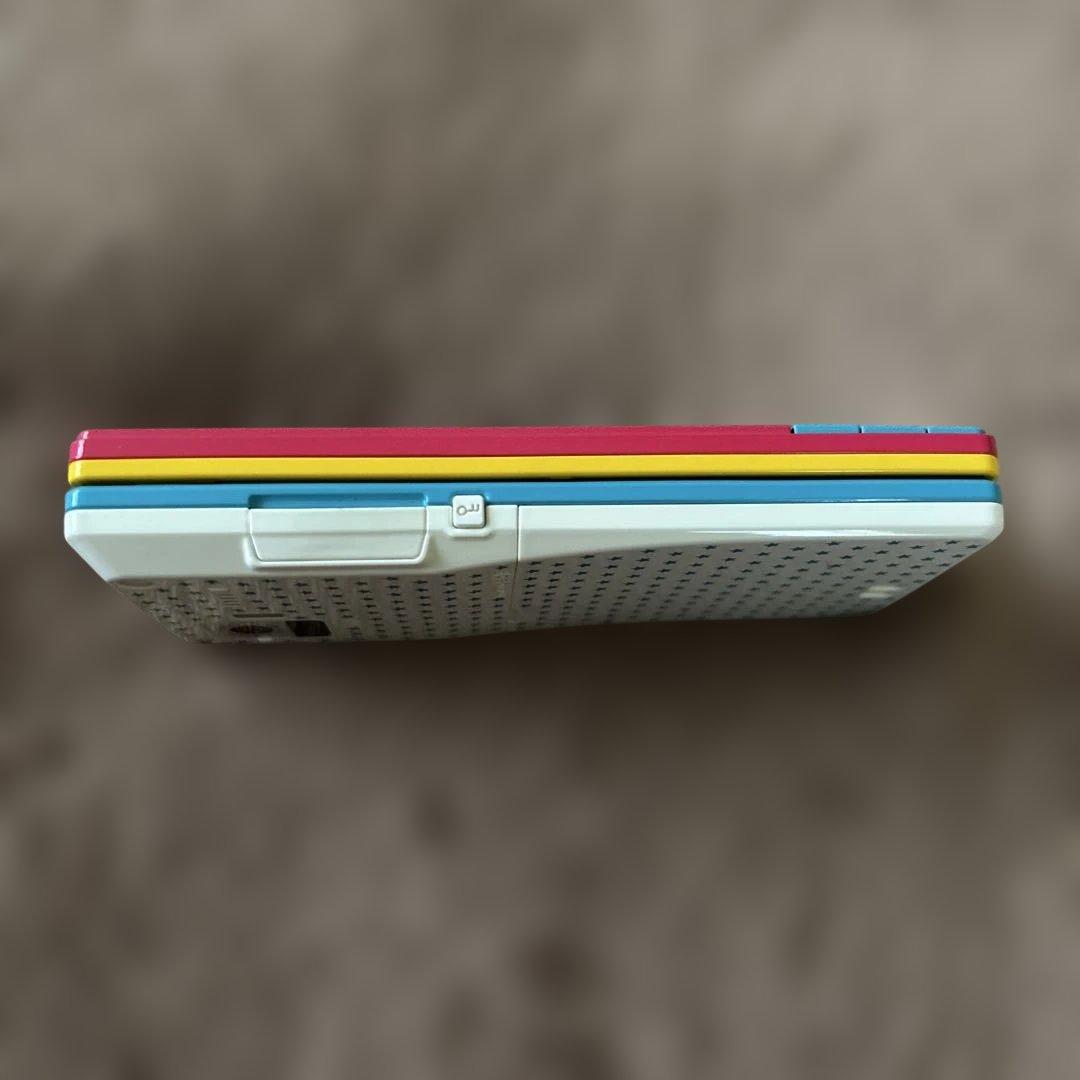 携帯電話本体 docomo STYLE series F-04C STAR SPLASH