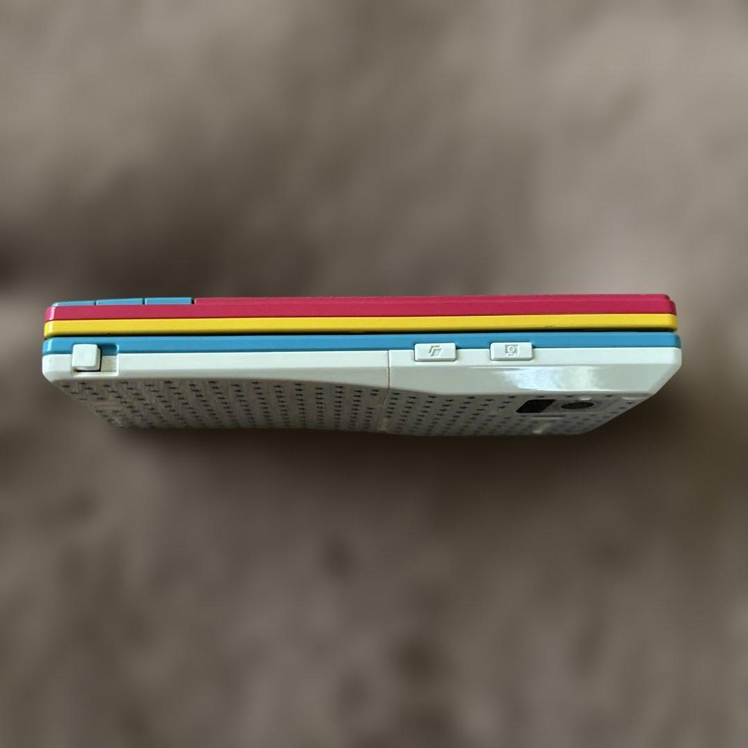 携帯電話本体 docomo STYLE series F-04C STAR SPLASH