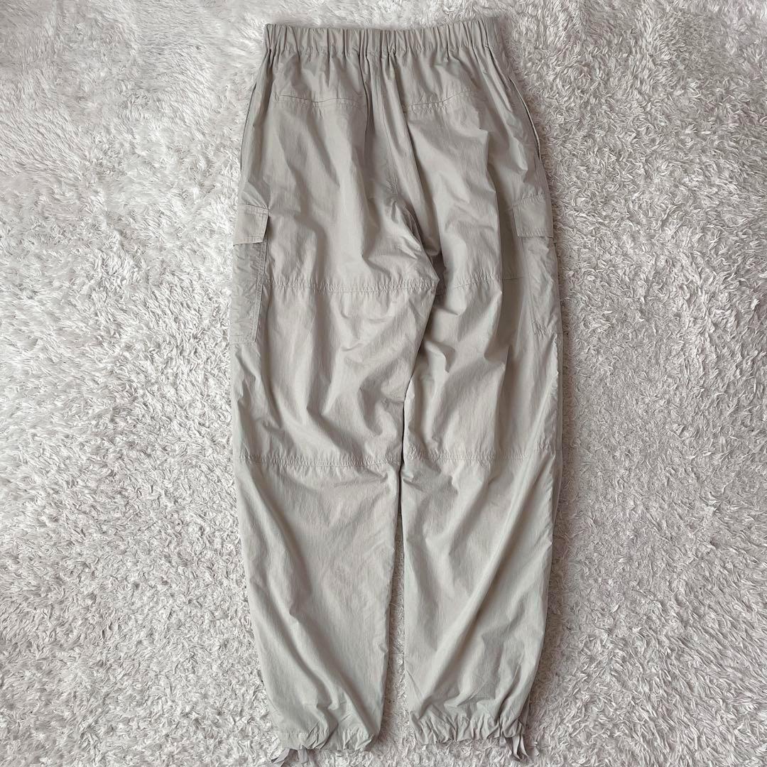 【美品】ティッカ ナイロンパンツ カーゴパンツライトグレー 24年モデル