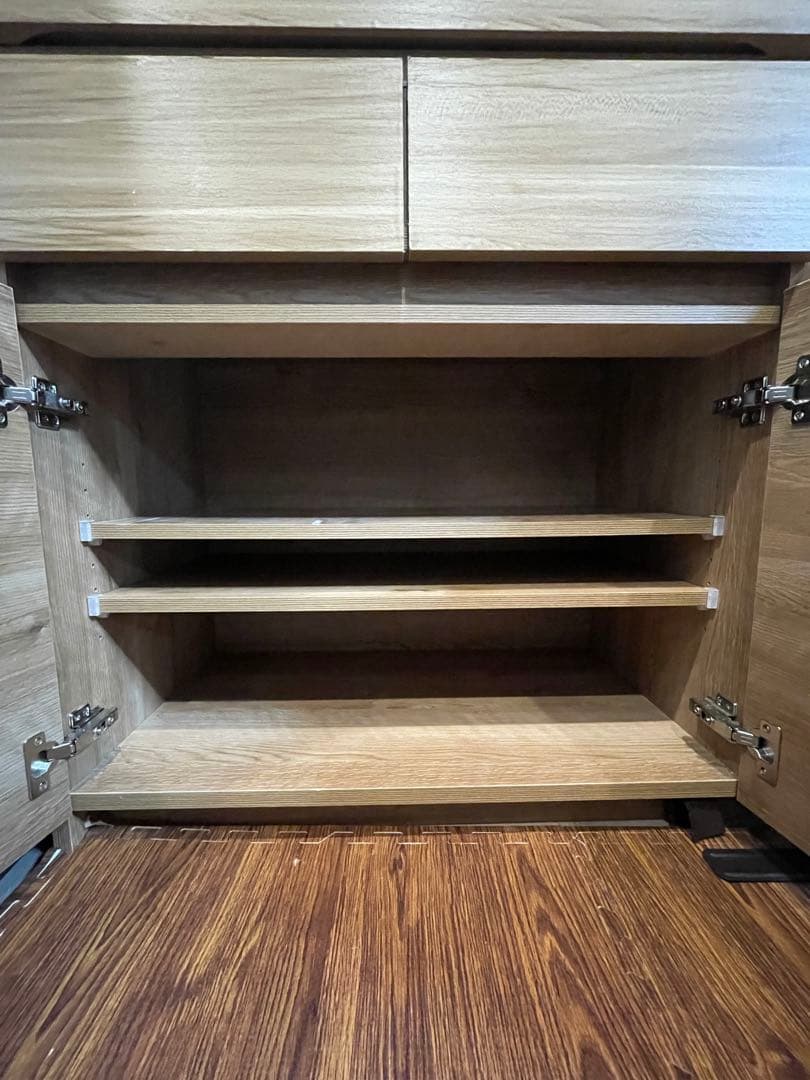 送料込みLOWYA食器棚 幅120