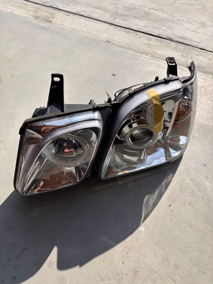 ランドクルーザーシグナス　ヘッドライトEARGLE EYE LX470