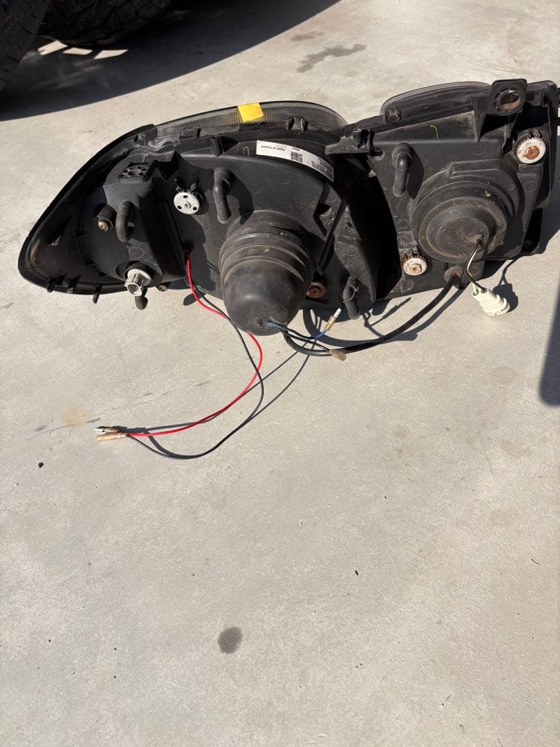 ランドクルーザーシグナス　ヘッドライトEARGLE EYE LX470