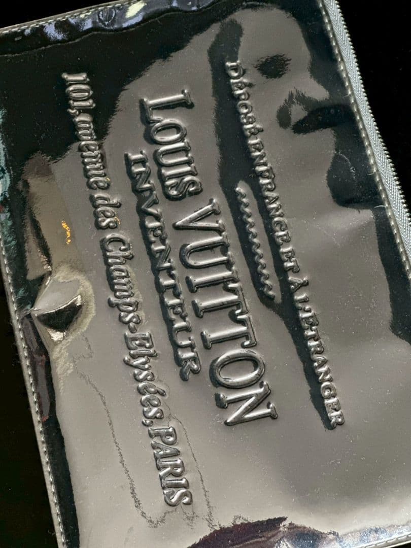 LOUIS VUITTON シルバー クラッチバッグ