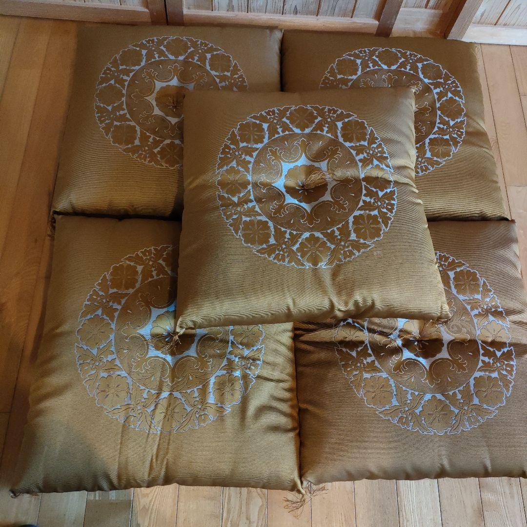 【wonderwall76様用】 花柄座布団 13枚