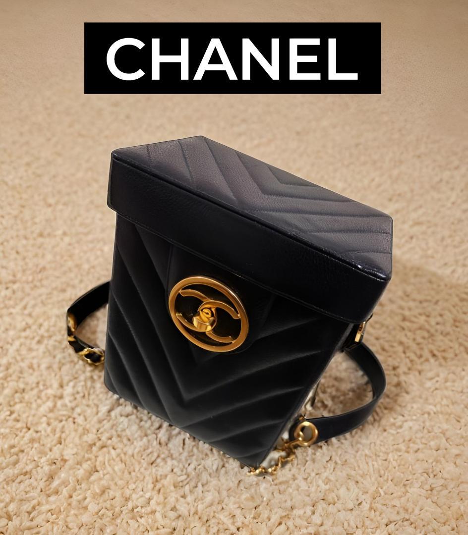 CHANEL Vanity with Chain（バニティ・ウィズ・チェーン）