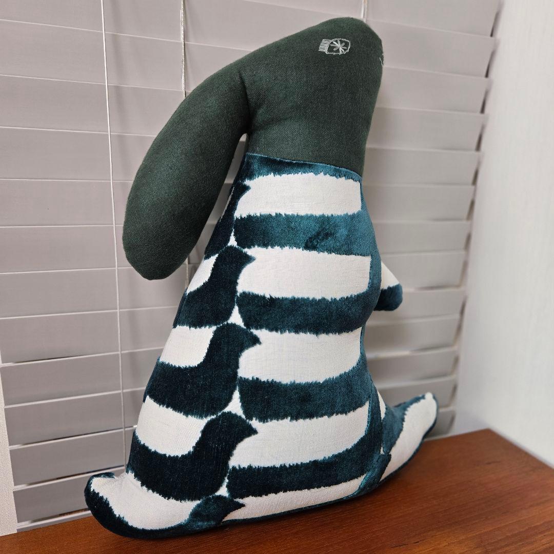 ミナペルホネン usagi cushion・どんなインテリアにも馴染む深緑色♪