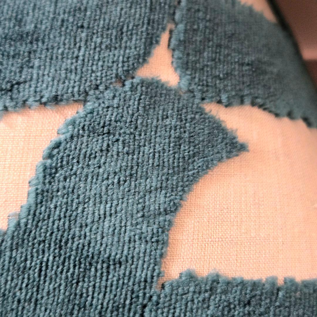 ミナペルホネン usagi cushion・どんなインテリアにも馴染む深緑色♪