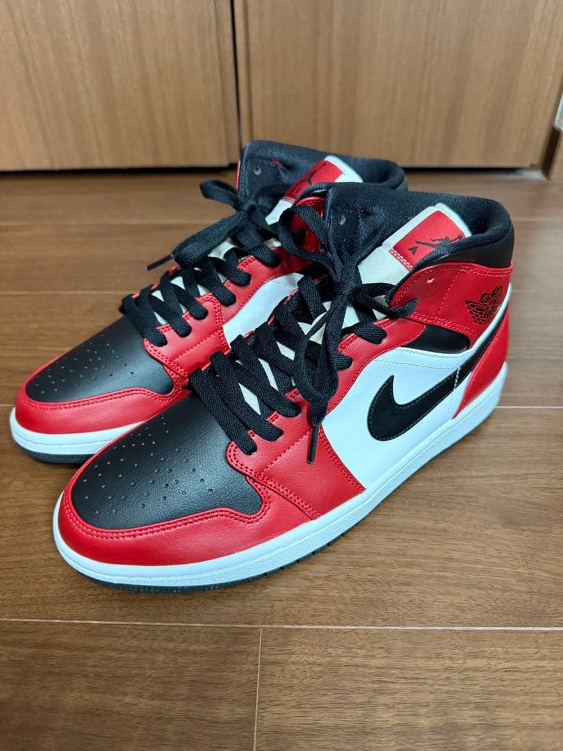 シューズ(男性用) Nike Air Jordan 1 Mid CHICAGO BLACK TOE