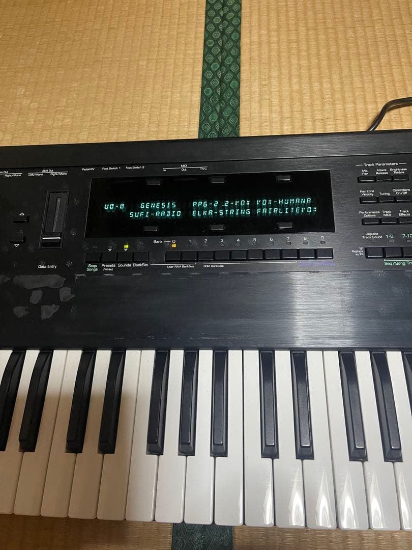 TS10 シンセサイザー