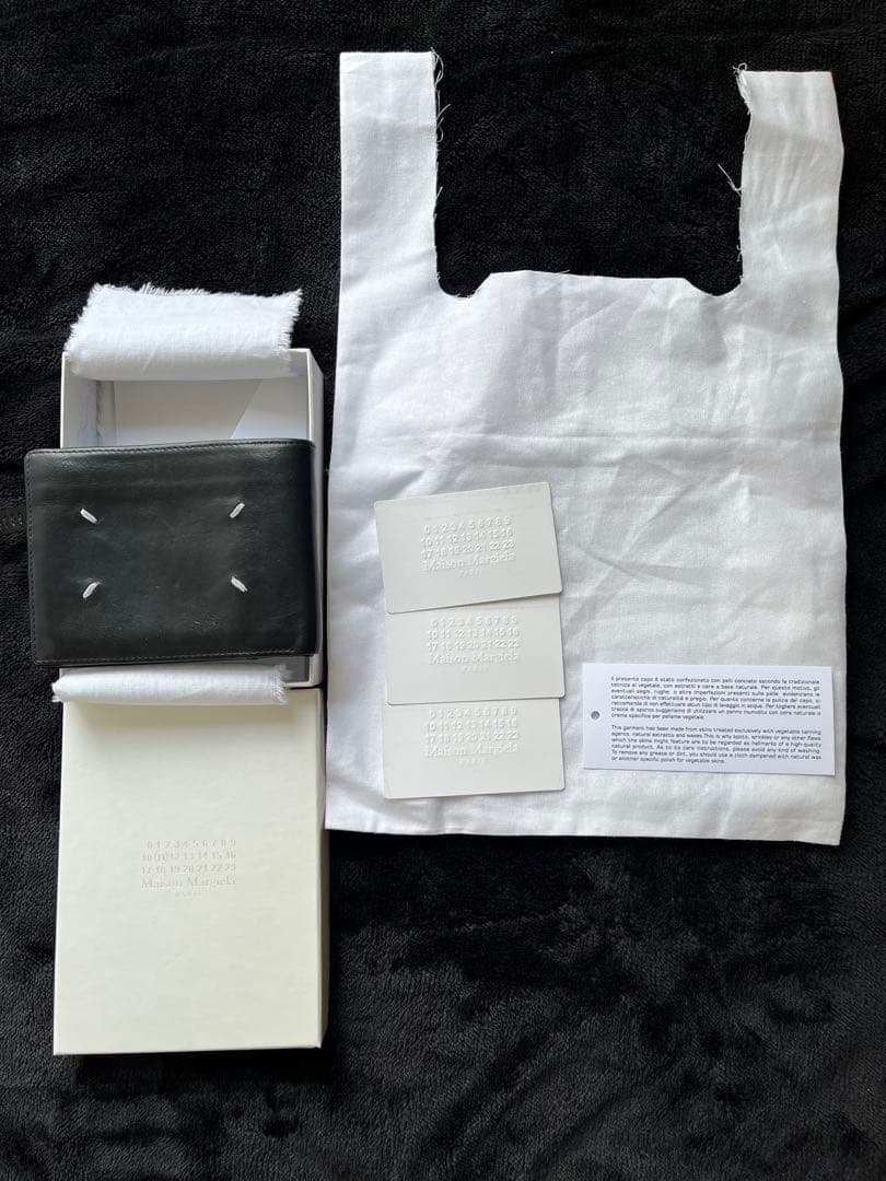 MaisonMargiela ブラックレザー二つ折り財布