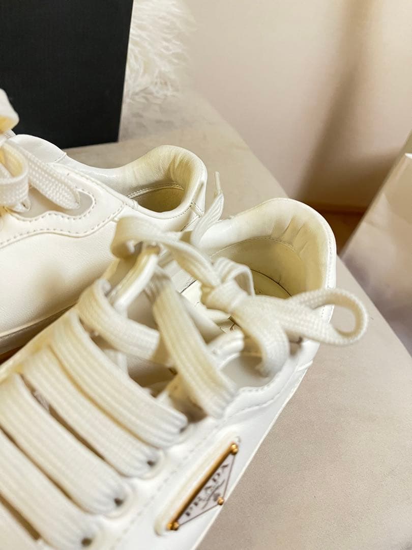 ⚠️１７日まで　PRADA ホワイト スニーカー