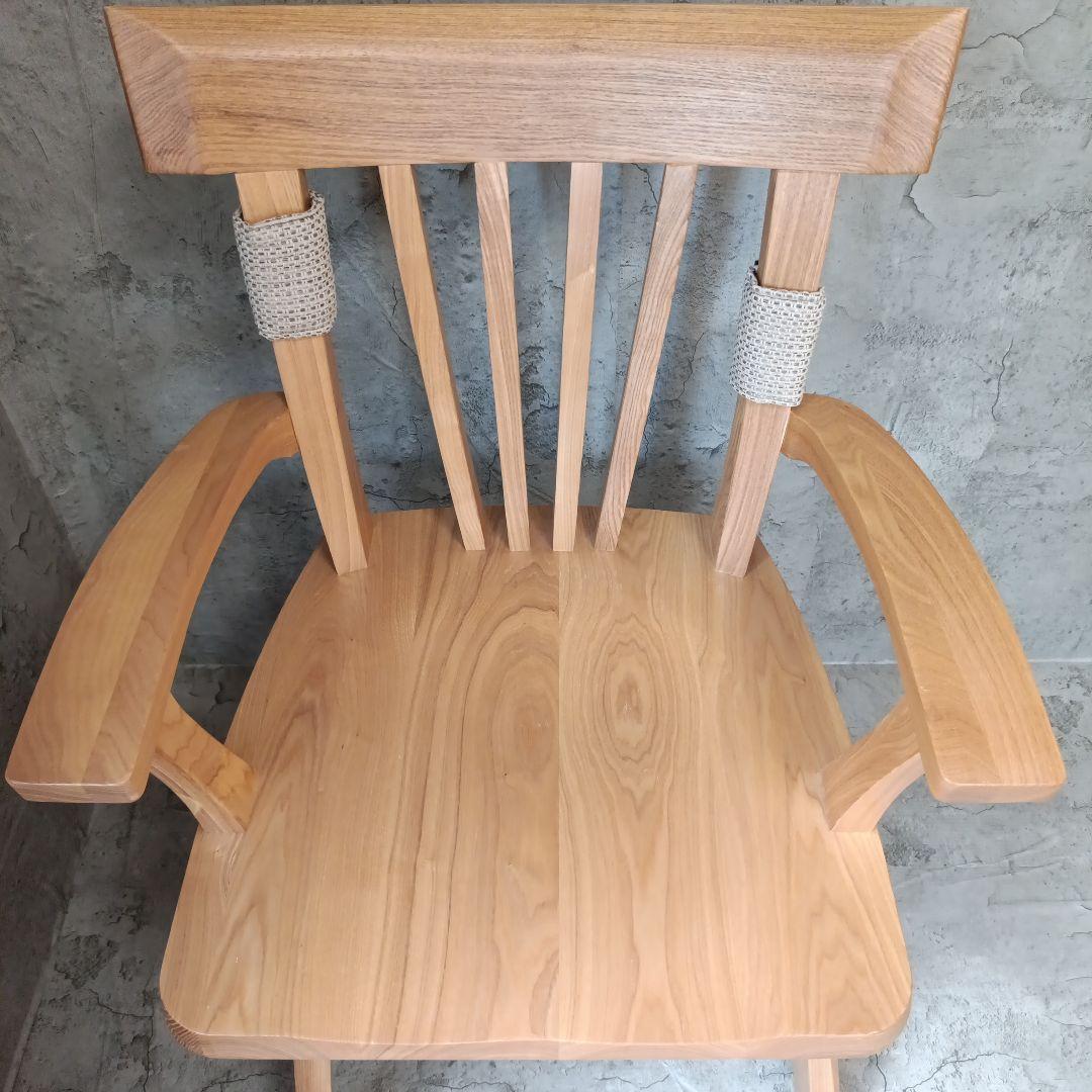 本日限定価格　★美品★　天然材　肘付き回転ダイニングチェア　ウレタン樹脂塗装