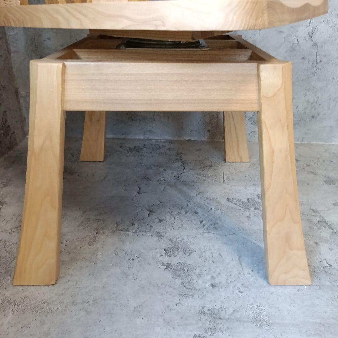 本日限定価格　★美品★　天然材　肘付き回転ダイニングチェア　ウレタン樹脂塗装