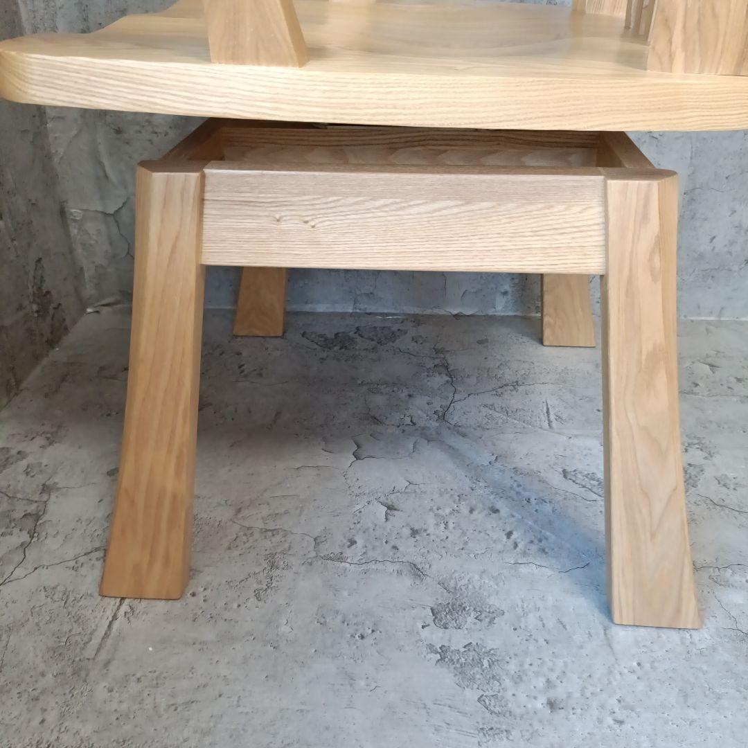 本日限定価格　★美品★　天然材　肘付き回転ダイニングチェア　ウレタン樹脂塗装