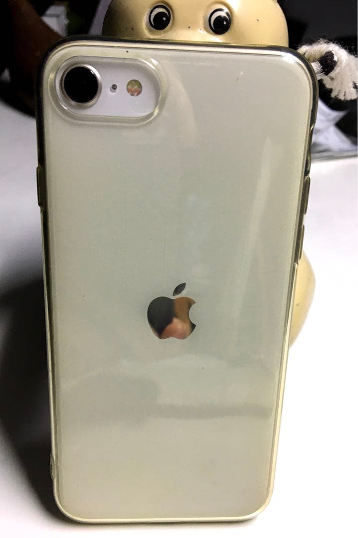 クルクルクルメ 新品同様 iPhone SE 第3代 本体 SIMフリー