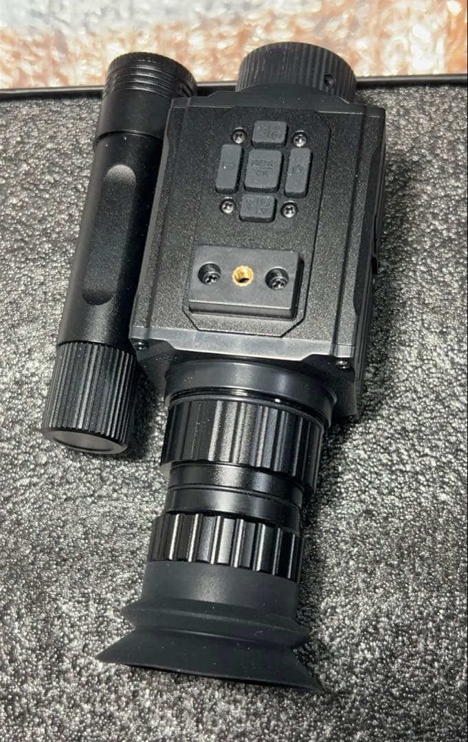 850nm ナイトビジョン 単眼鏡 ヘッドマウント オマケ付き 安売り中