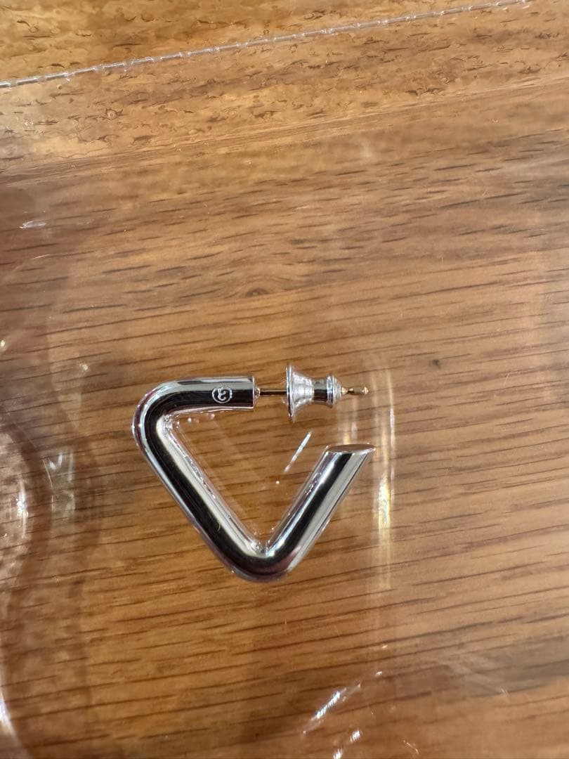 【愛し】CAREERING⭐︎TRIANGLE 501 WHITEピアス新品