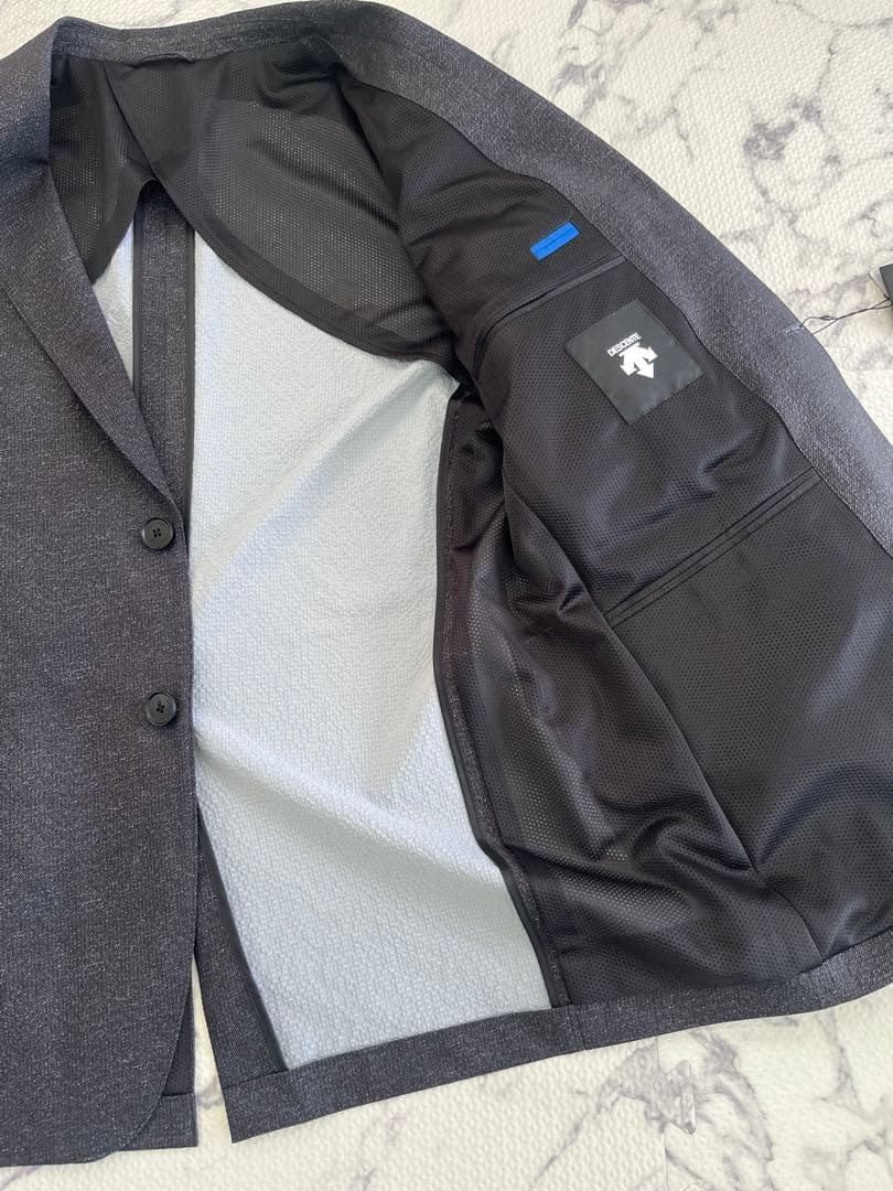 未使用 DESCENTE デサント スーツ セットアップ グレー系 BE4