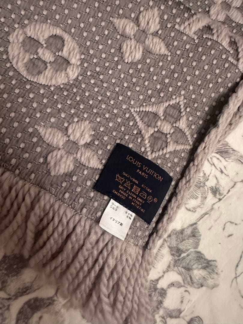 Louis Vuitton グリペルル マフラー グレー