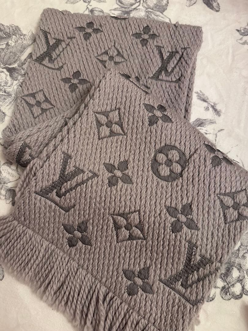 Louis Vuitton グリペルル マフラー グレー