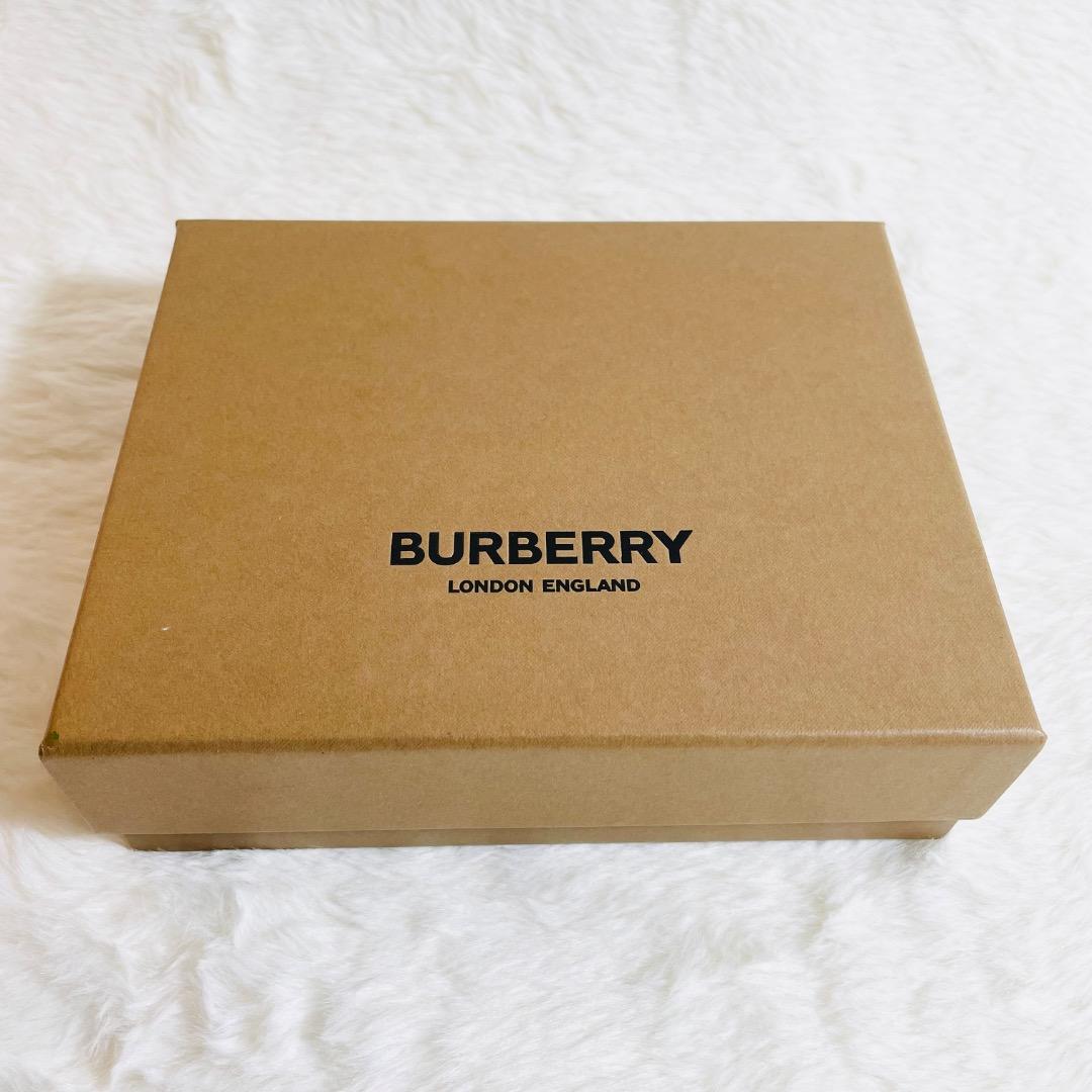 未使用品 箱付き　バーバリー ノバチェック 5連キーケース ベージュ