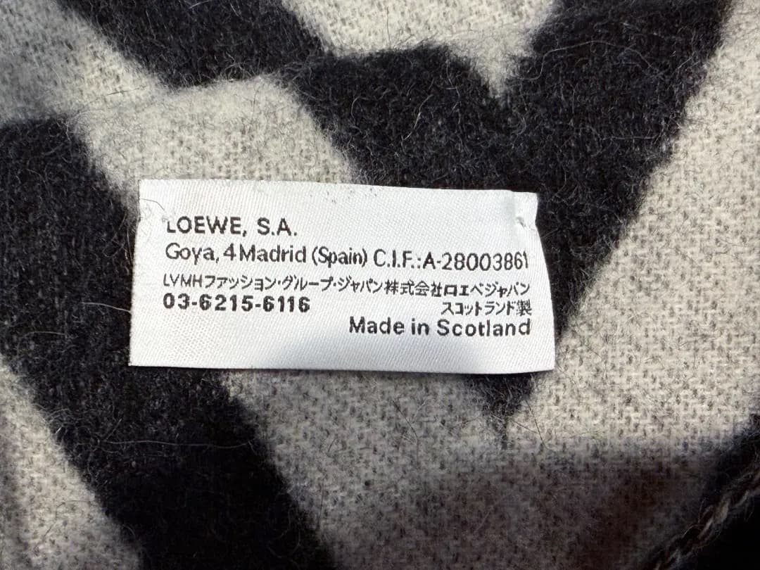 週末セール　LOEWE マフラー