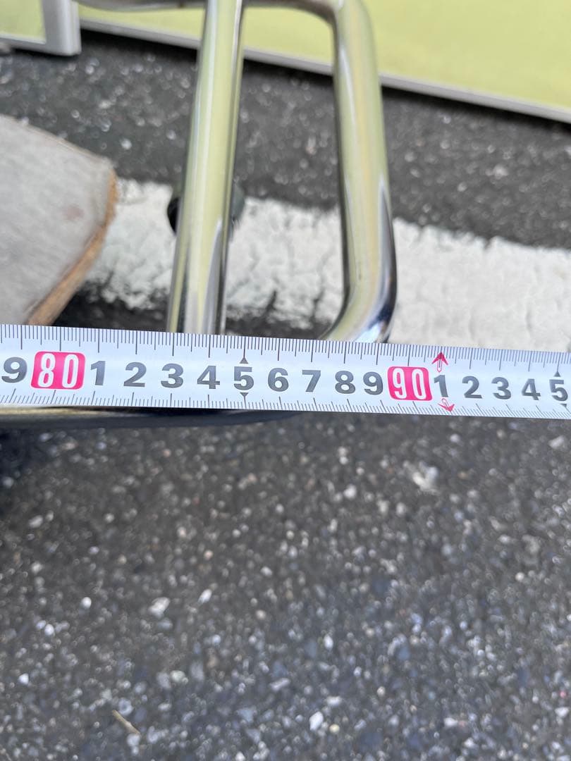 美容室椅子￼ 引き取り可　油圧式上下 回転、　￼リクライニングします￼