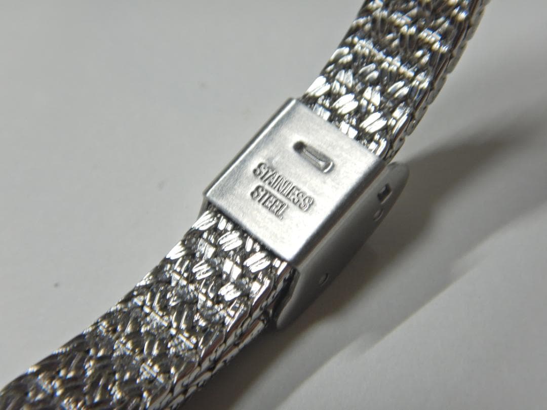 0*7様 【美品】agete ラウンドフェイス ダイヤ SS ジュエリーウォッチ