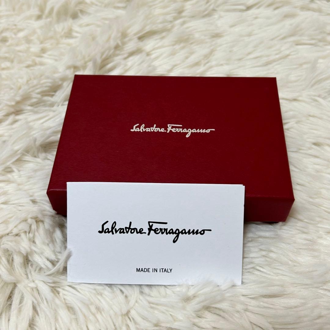 美品✨フェラガモ　現行　キーケース　リング　RFIDタグ　ガンチーニ　黒　付属品