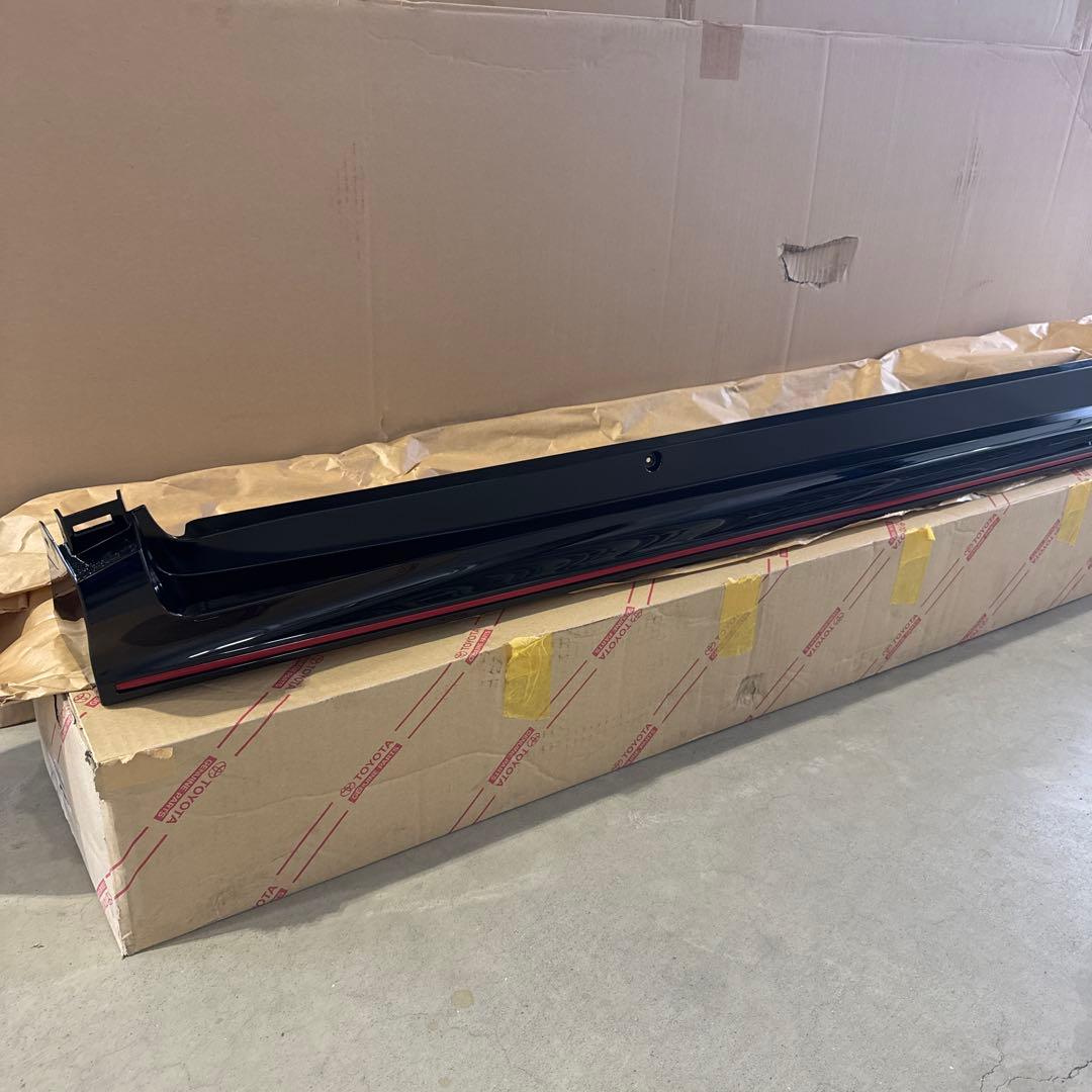 トヨタC-HR純正エアロパーツ　サイドスカート　手渡し限定