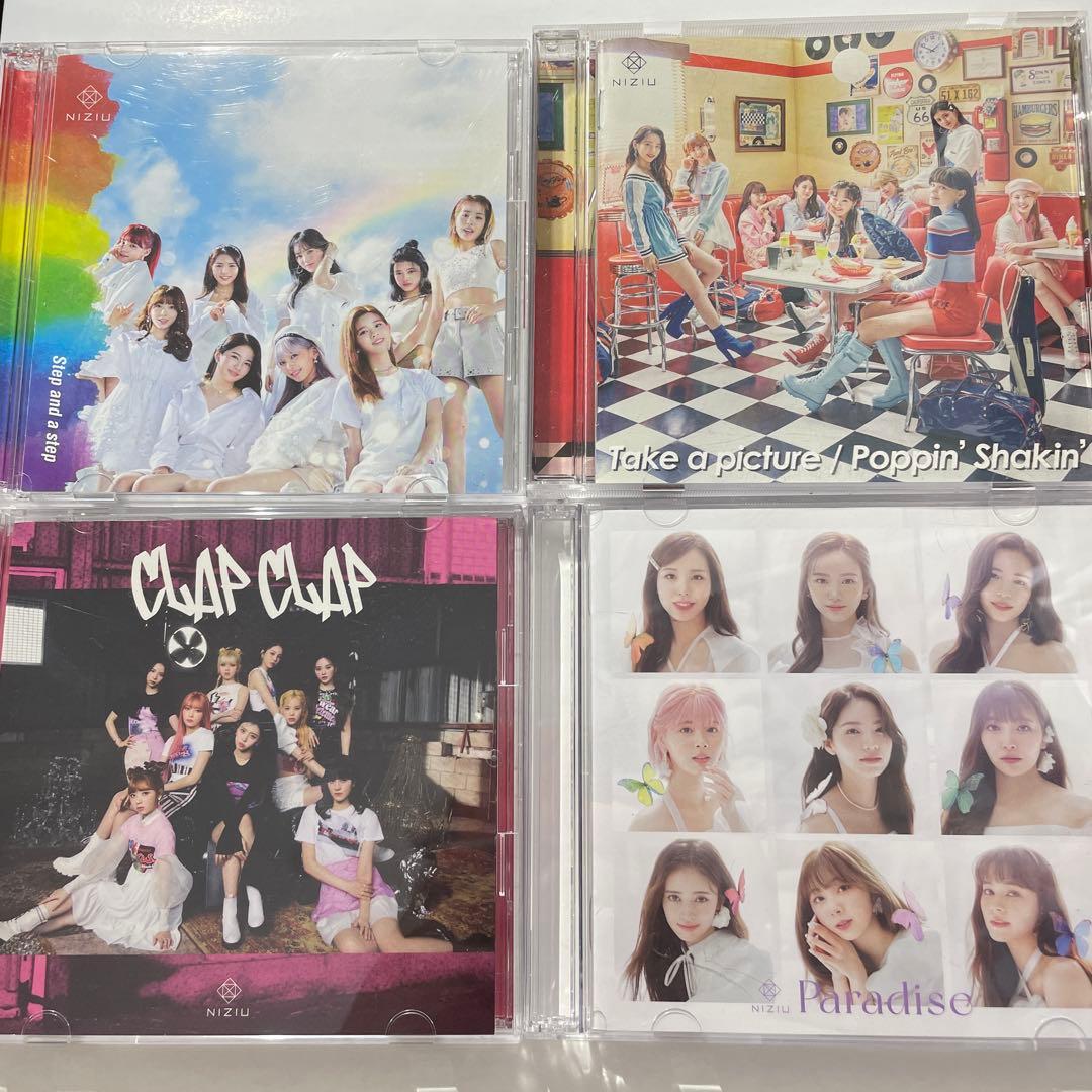 CD,アルバム/ NiziU