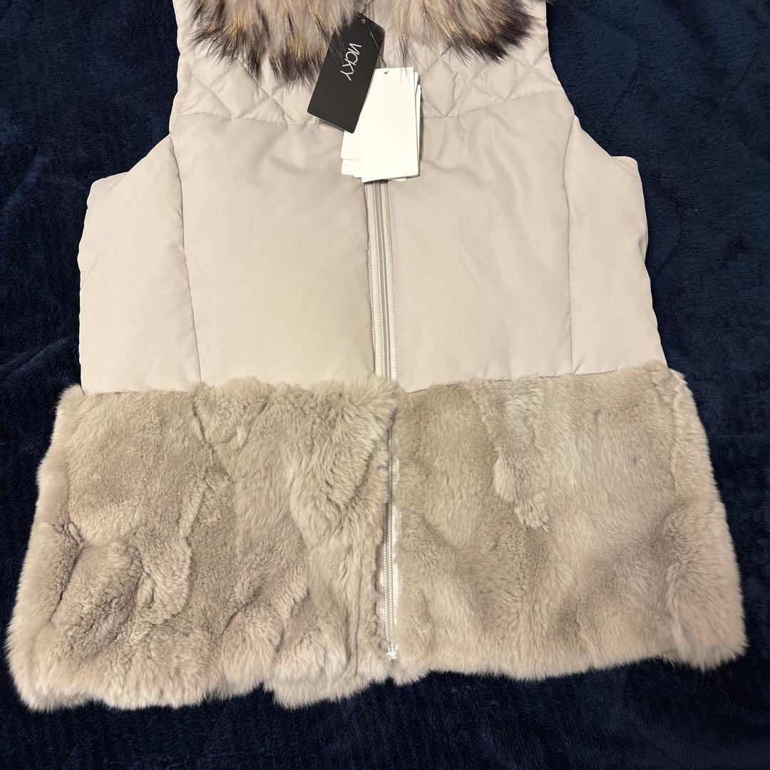 【新品】VICKY ダウンベスト ファー付き ジップアップ グレージュ　タグ付き